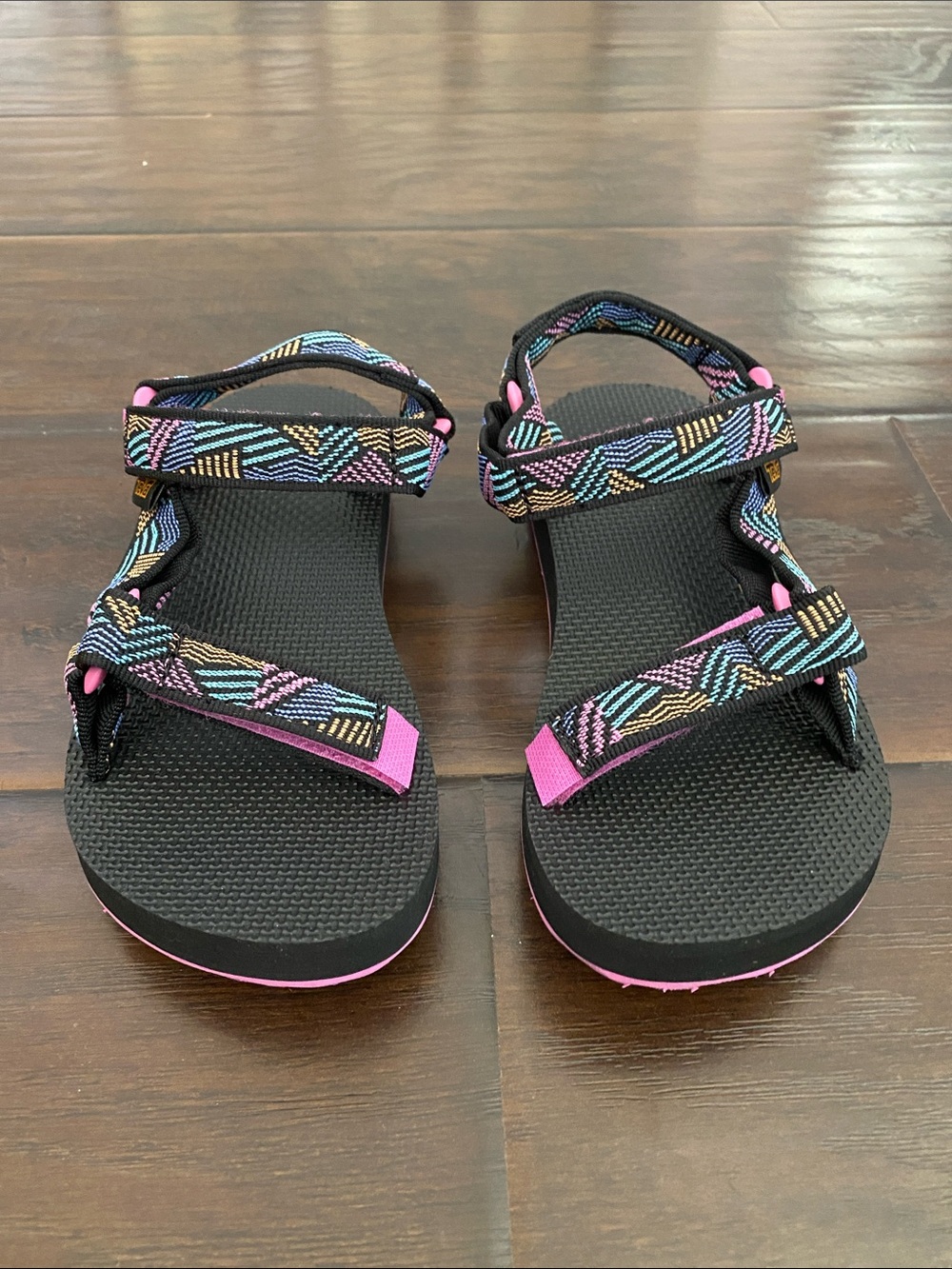 New with box Teva Orignal Universal black sandals kids girl size 1 & 2